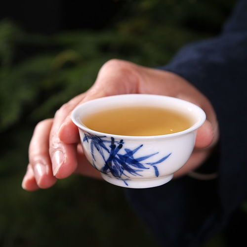 景德鎮(zhèn)高檔陶瓷茶具批發(fā)指南 品牌、價(jià)格與茶館經(jīng)營(yíng)之道